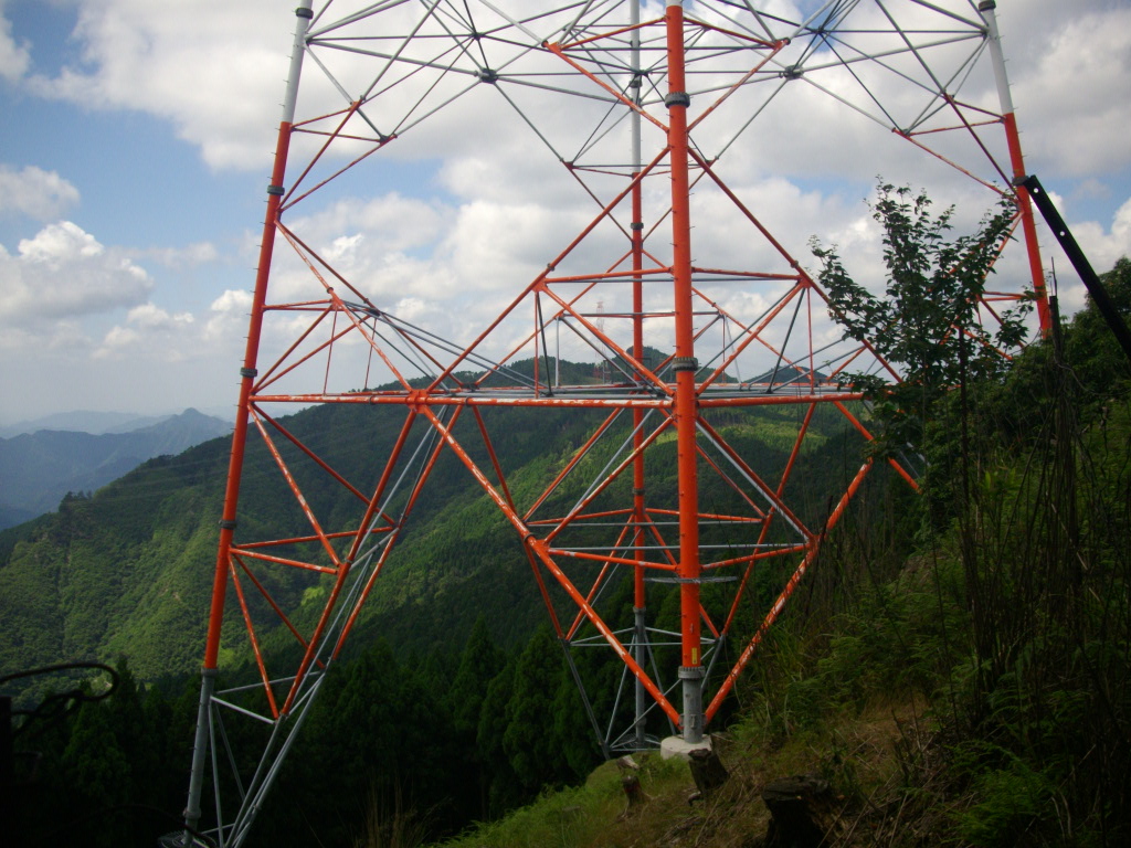 11:28 鉄塔がありました。ここからの眺めもなかなかいいです。