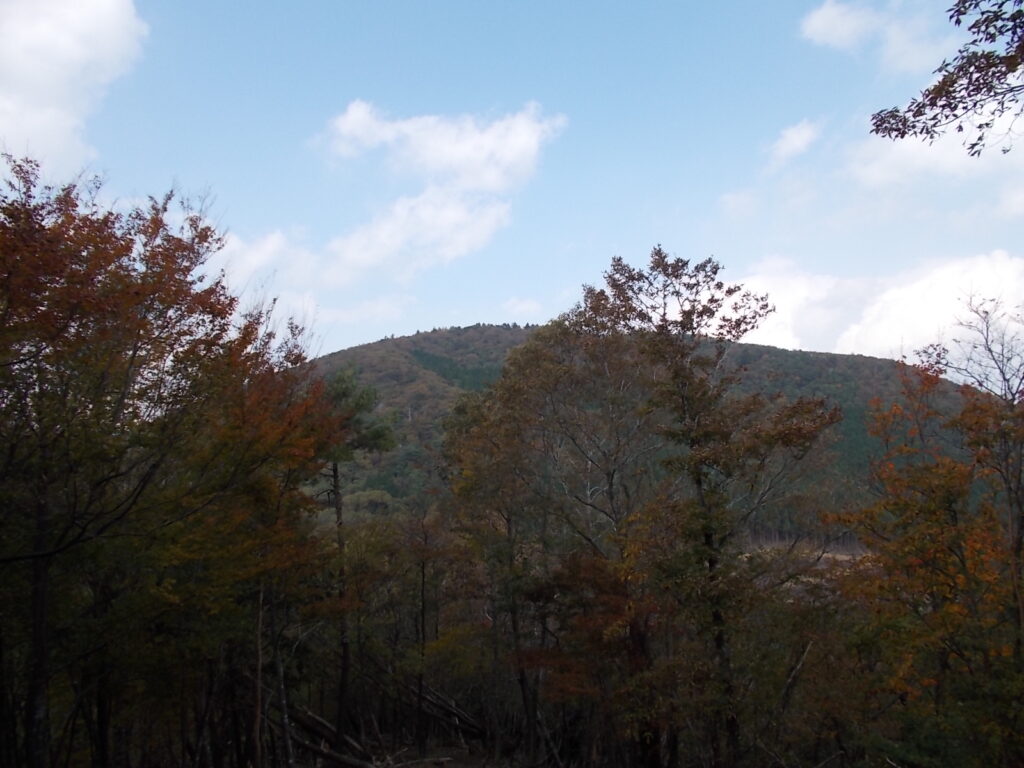 11：26　そこから見える一山の山頂
