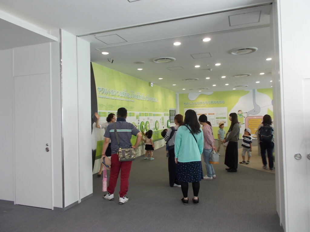 ヤクルト工場見学